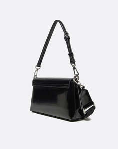 CALVIN KLEIN JEANS CK MUST CONV SHOULDER BAG_SHINY (Размери: 27 x 15 x 6см.)