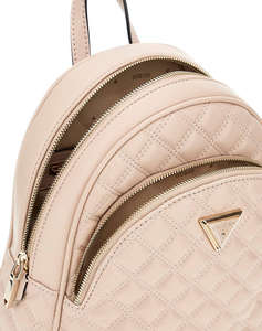 GUESS GIULLY DOME BACKPACK ДАМСКА ЧАНТА(Размери: 30 x 12 x 25 см)