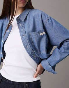 CALVIN KLEIN CROPPED DAD DENIM SHIRT